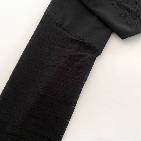 Moret Ultra Black Mesh Panel Leggings EUC L - Picture 6 of 8